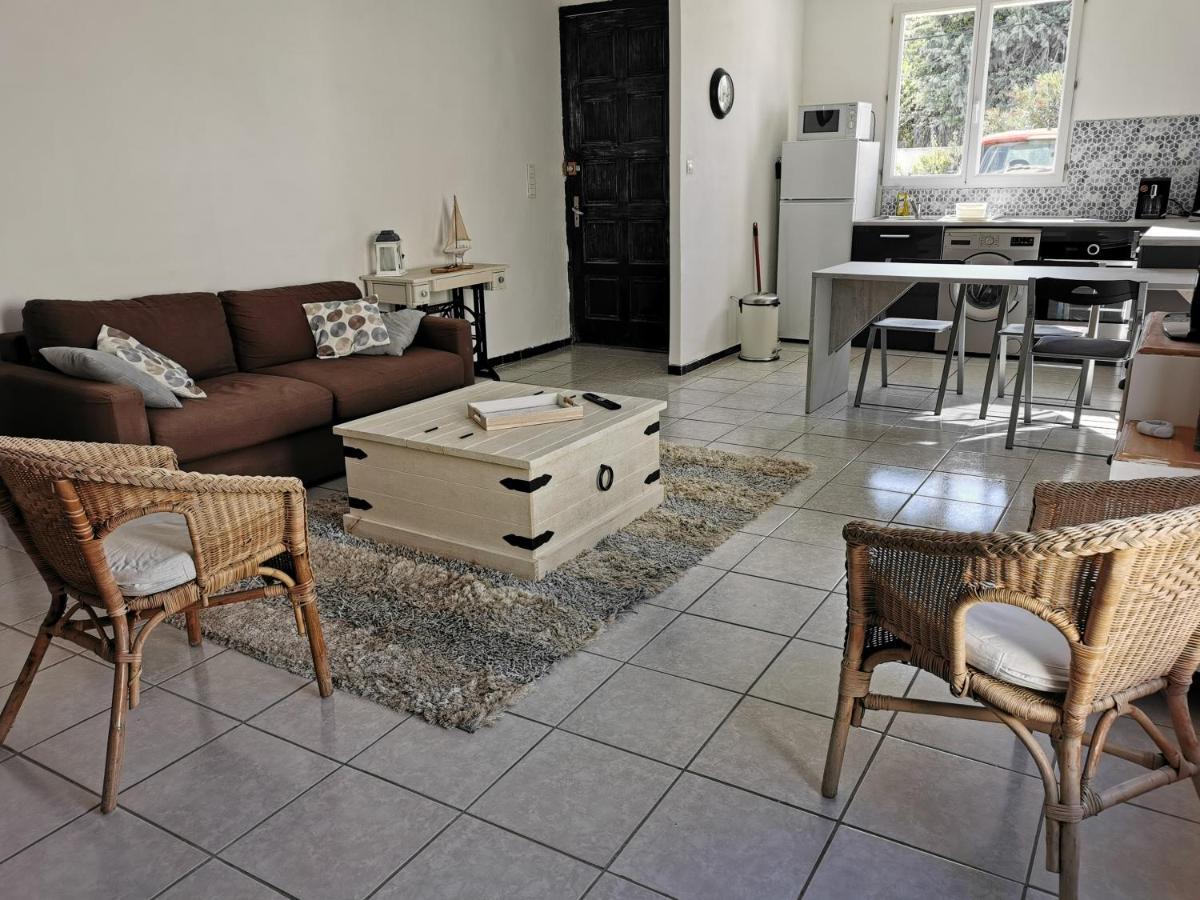 Appart Dans Maison Au Calme "Les Charmettes" Apartment Vedene Bagian luar foto