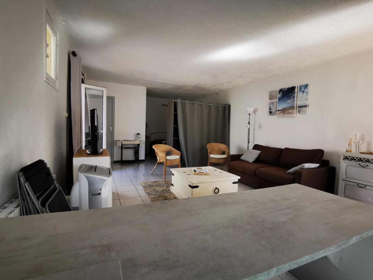 Appart Dans Maison Au Calme "Les Charmettes" Apartment Vedene Bagian luar foto